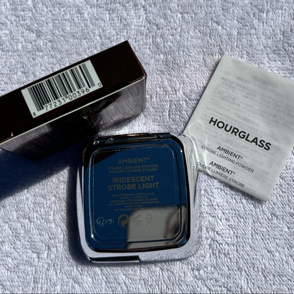 ✨NIB Hourglass Ambient Strobe Lighting Powder Color: Iridescent ✨ - Picture 2 of 5